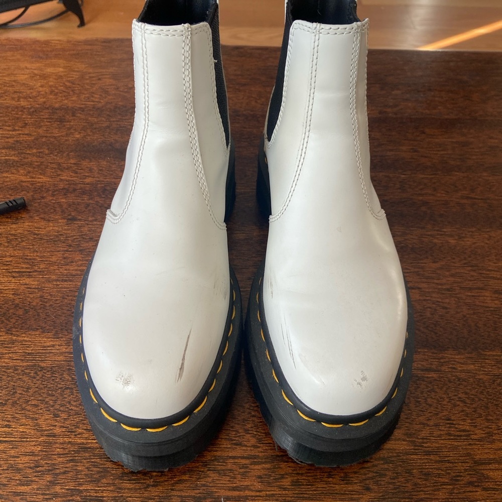 2976 Chelsea boots Dr martens